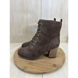 Journee Collection Baylor High Ankle Leather Block Heel Boots Womens Size 8.5